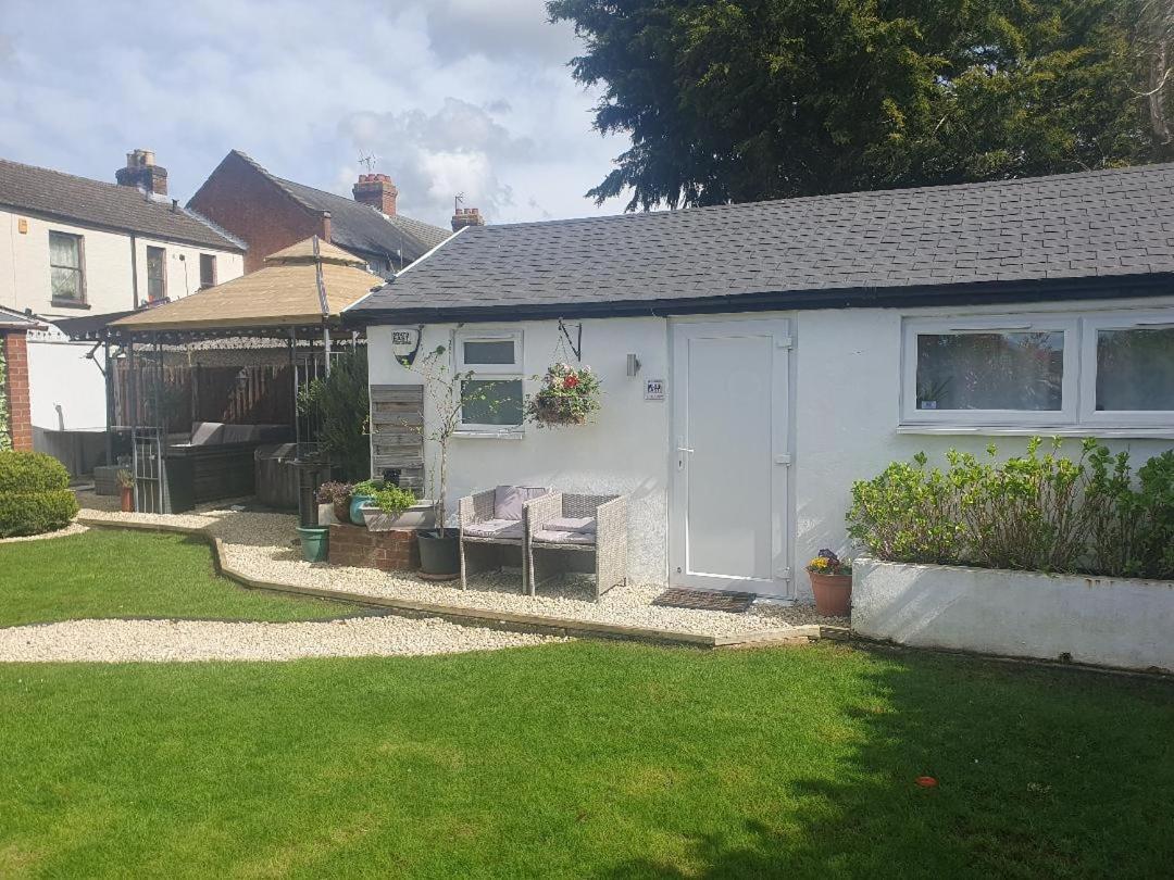 Sally'S Bed And Breakfast Luton (Bedfordshire) Exterior foto